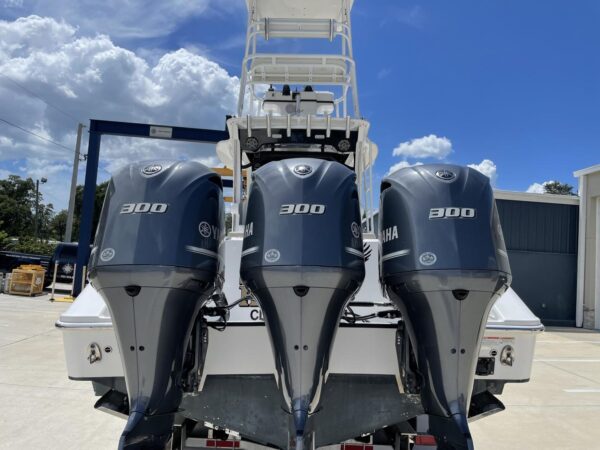Used Yamaha 300hp outboard motor
